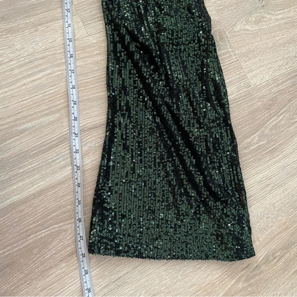 Maggy London Emerald Sequin Jumpsuit Sz 4 - Picture 7 of 9